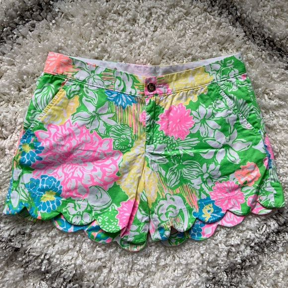 Lilly Pulitzer Pants - Lilly Hibiscus Stroll Buttercup Shorts